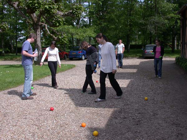 une partie de pétanque...