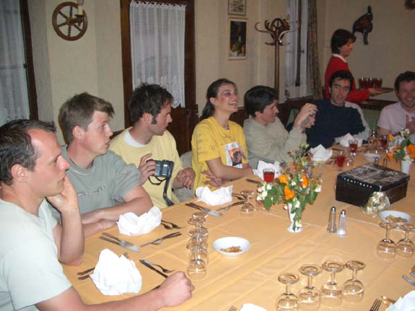 autour de la table